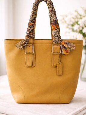 Coach Vintage 90s Leather Tote Yellow USA Made D2P-9600 Shoulder Bag